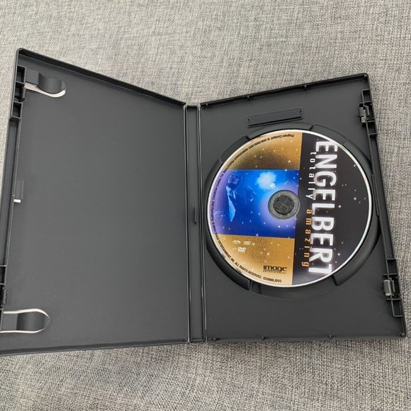 Engelbert Totally Amazing DVD Music Concert Live‎ Bonus Interview Photo Gallery - Picture 11 of 13